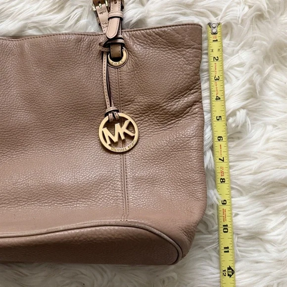 Micheal Kors Tan Leather Tote Medium Size Purse - Picture 9 of 10